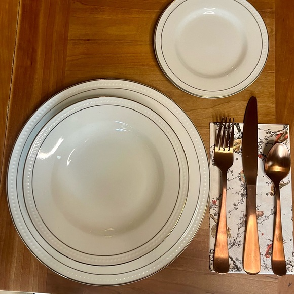 Elegant Bird & Blossom Decorative Paper Napkins, 20-Pack 4.3”x8” - Picture 2 of 7